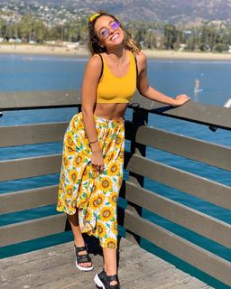 Sommer Ray feet photo thumbnail