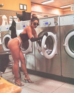 Sommer Ray feet photo thumbnail