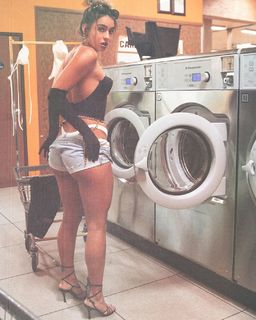 Sommer Ray feet photo thumbnail