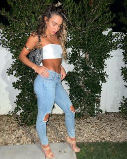 Sommer Ray feet photo thumbnail