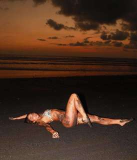 Sommer Ray feet photo thumbnail