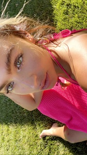 Sommer Ray feet photo thumbnail