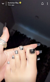 Sommer Ray feet photo thumbnail