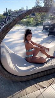 Sommer Ray feet photo thumbnail
