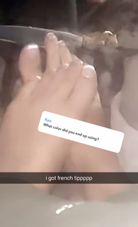 Sommer Ray feet photo thumbnail