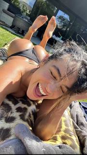 Sommer Ray feet photo thumbnail