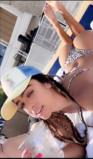 Sommer Ray feet photo thumbnail