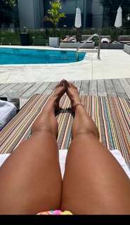 Sommer Ray feet photo thumbnail