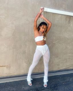 Sommer Ray feet photo thumbnail