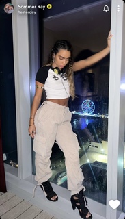 Sommer Ray feet photo thumbnail
