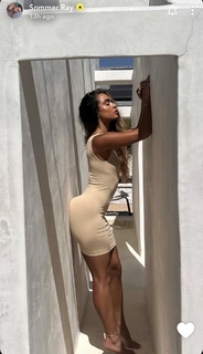 Sommer Ray feet photo thumbnail