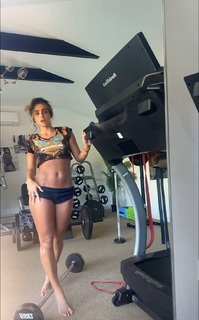 Sommer Ray feet photo thumbnail