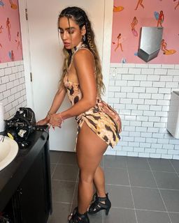 Sommer Ray feet photo thumbnail
