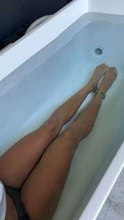 Sommer Ray feet photo thumbnail
