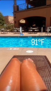 Sommer Ray feet photo thumbnail