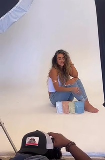 Sommer Ray feet photo thumbnail