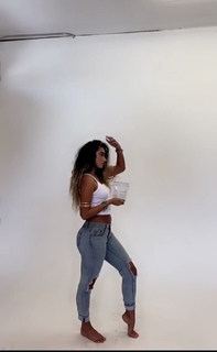 Sommer Ray feet photo thumbnail