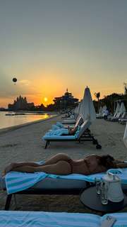 Sommer Ray feet photo thumbnail