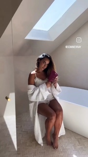 Sommer Ray feet photo thumbnail