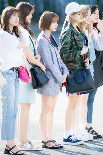 Son Chae-young feet photo thumbnail