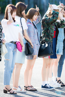 Son Chae-young feet photo thumbnail