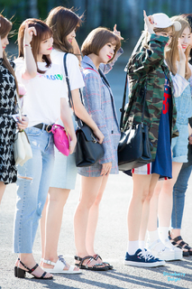 Son Chae-young feet photo thumbnail