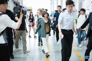 Son Chae-young feet photo thumbnail