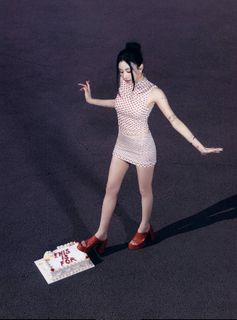 Son Chae-young feet photo thumbnail