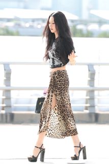 Son Chae-young feet photo 1