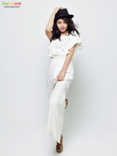 Son Ye-jin feet photo thumbnail