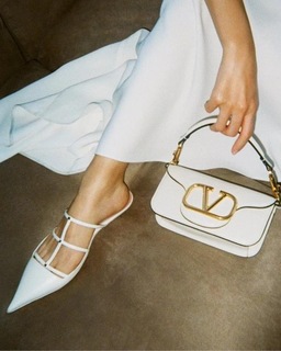 Son Ye-jin feet photo thumbnail