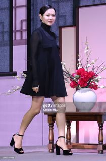 Son Ye-jin feet photo 3
