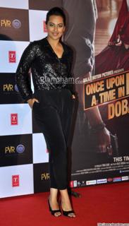 Sonakshi Sinha feet photo thumbnail