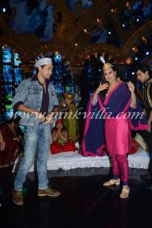 Sonakshi Sinha feet photo thumbnail