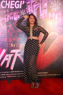Sonakshi Sinha feet photo thumbnail