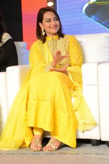 Sonakshi Sinha feet photo thumbnail