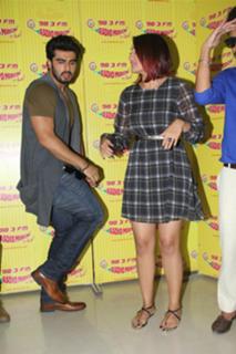 Sonakshi Sinha feet photo thumbnail