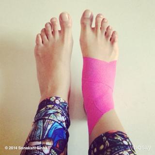 Sonakshi Sinha feet photo thumbnail