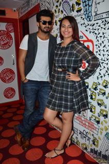 Sonakshi Sinha feet photo thumbnail