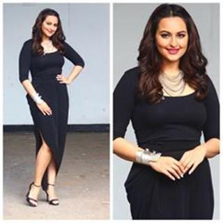 Sonakshi Sinha feet photo thumbnail