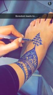 Sonakshi Sinha feet photo thumbnail