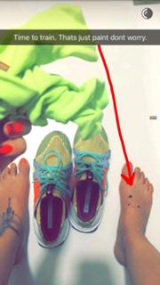 Sonakshi Sinha feet photo thumbnail