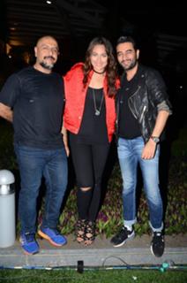 Sonakshi Sinha feet photo thumbnail
