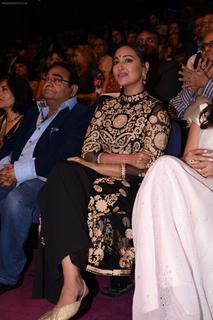 Sonakshi Sinha feet photo thumbnail
