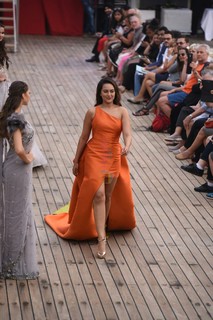 Sonakshi Sinha feet photo thumbnail