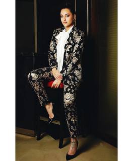 Sonakshi Sinha feet photo thumbnail