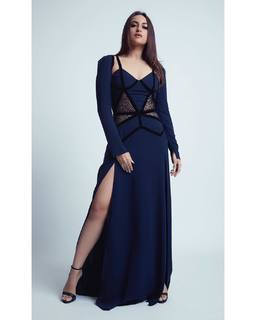 Sonakshi Sinha feet photo thumbnail