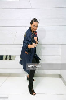 Sonakshi Sinha feet photo thumbnail