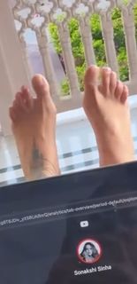 Sonakshi Sinha feet photo 19