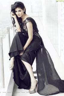 Sonal Chauhan feet photo thumbnail